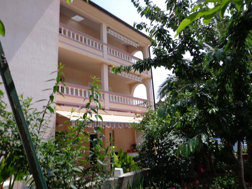 Apartments Nada Mundanije Экстерьер фото